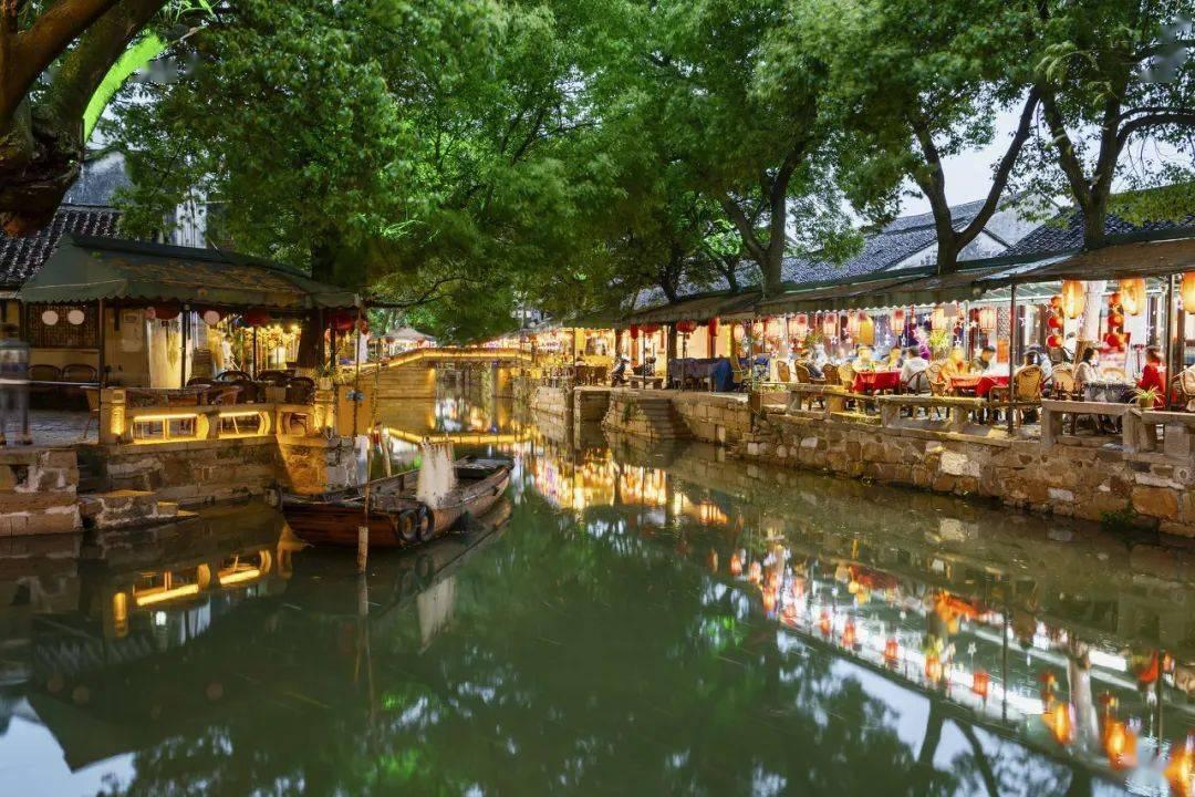 迈巴赫S480 4MATIC惊艳到店,奢华极限在哪里?